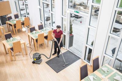 Пылесос Karcher Professional NT 22/1 Ap L 1300Вт серый/желтый